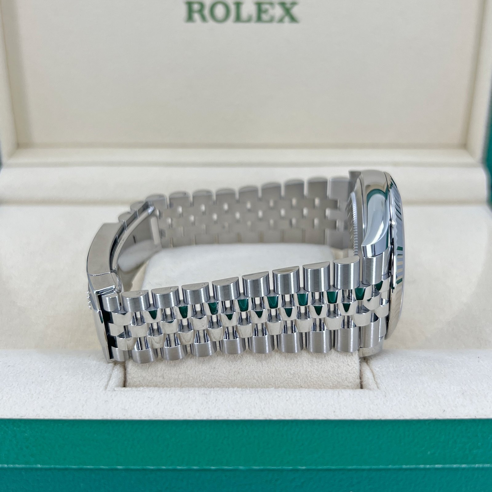 rolex datejust 41 oystersteel and 18k white gold 41 mm white dial, ref# 126334 0010 rolex datejust 41 oystersteel and 18k white gold 41 mm white dial, ref# 126334 0010
