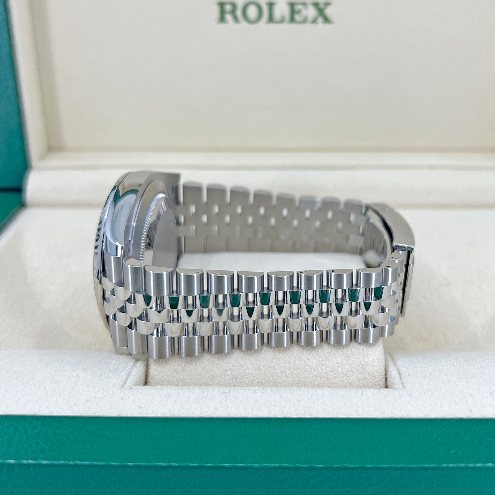 rolex datejust 41 oystersteel and 18k white gold 41 mm white dial, ref# 126334 0010 rolex datejust 41 oystersteel and 18k white gold 41 mm white dial, ref# 126334 0010