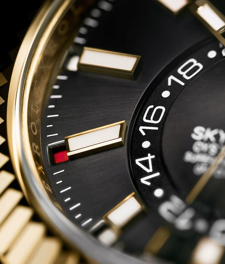 model page sky dweller m326238 0009 2001ac 008 small 3 portrait 6393482b10 tasr64rff1